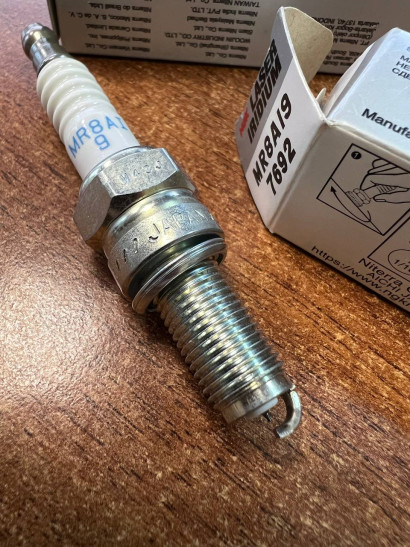 Свеча NGK MR8AI-9 (IRIDIUN) OEM: 0217-806, 09482-00612