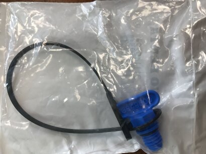 21114522 Пробка пластиковая системы охлаждения VOLVO-PENTA OEM: 3849500 (оригинал)